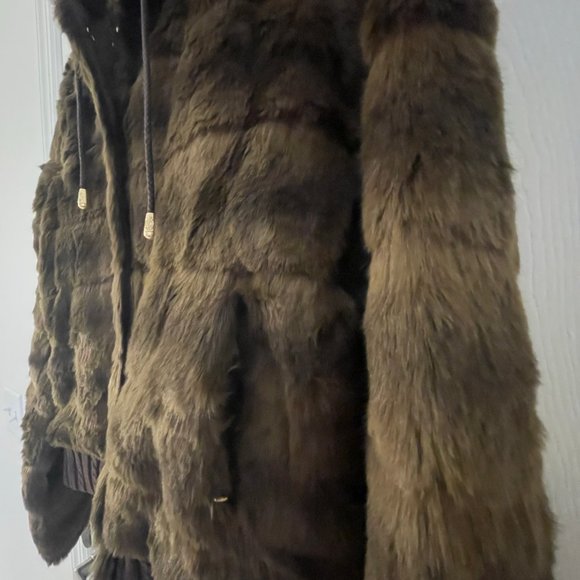 Juicy Couture Faux Fur Jacket - Picture 4 of 5